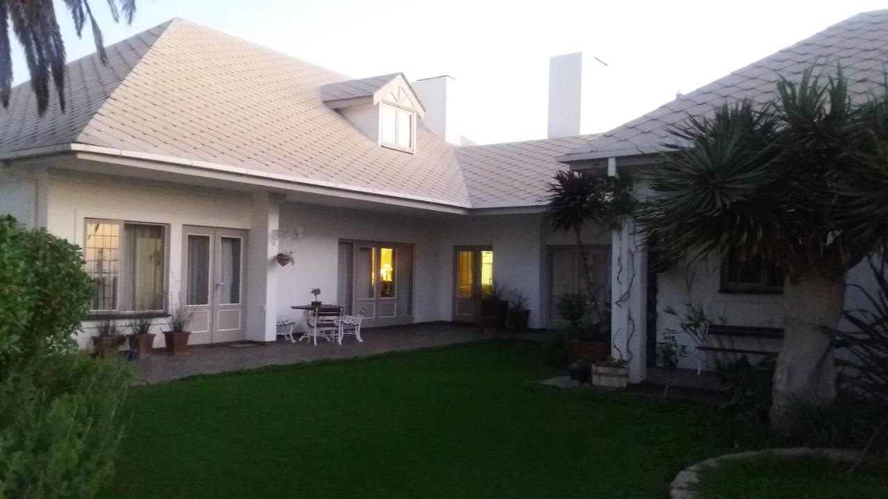 Haus Schaaf B&B Уолфиш-Бей Экстерьер фото